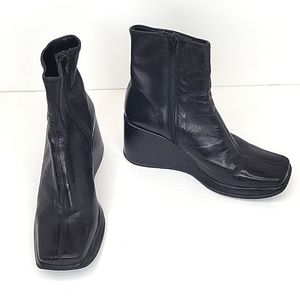 NINE WEST Black Leather Wedge Heel Boots 7M Y2K